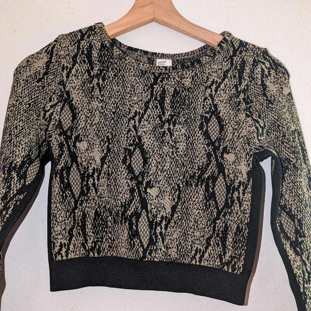 Fabletics Kamila Seamless Snakeskin Shirt